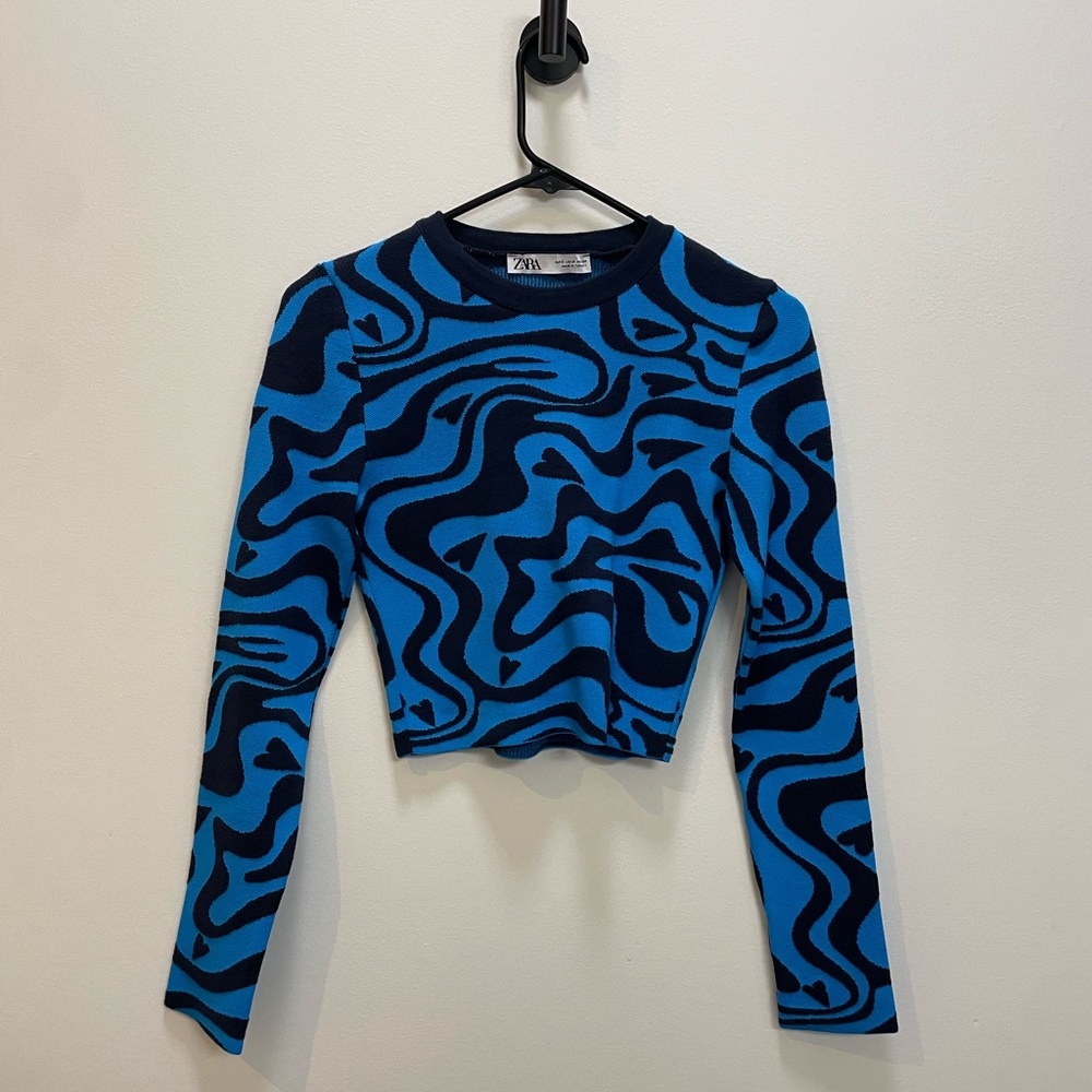 Zara blue and black heart long sleeved crop top
